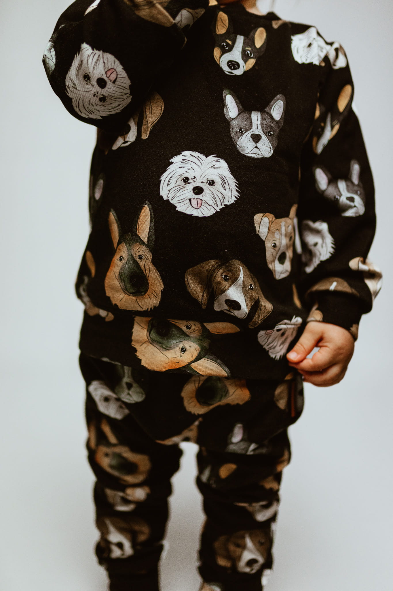 Komplet dres dla dziecka Pieski dogs czarny BLUZA I SPODNIE